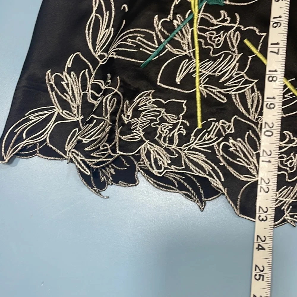 100% Silk Black Floral Embroidered Knee Length Skirt Size 6 Like New - Picture 17 of 17